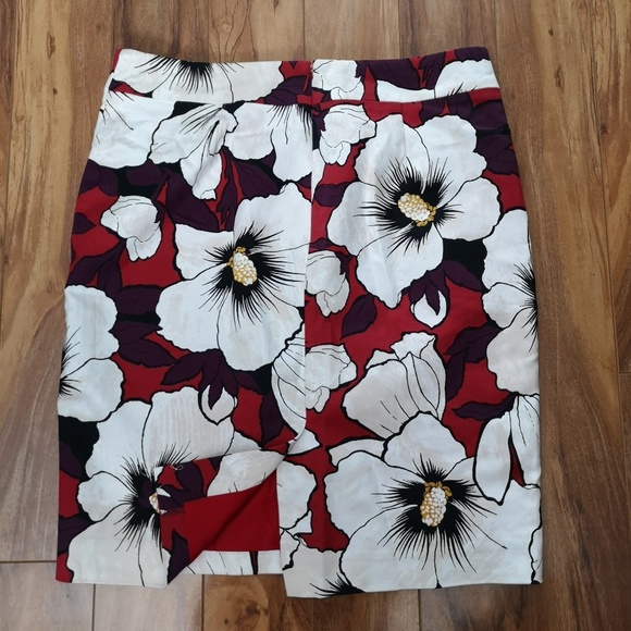 ANN TAYLOR PETITE PENCIL SKIRT - Picture 3 of 3